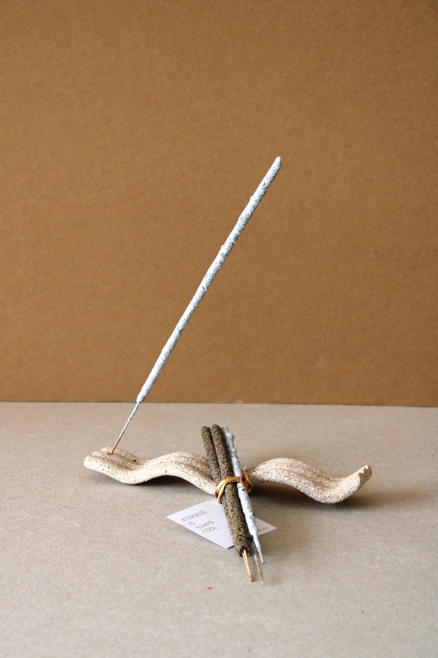 Porta incienso tocino + Incienso Mix de Palo Santo y Copal - Imagen 2