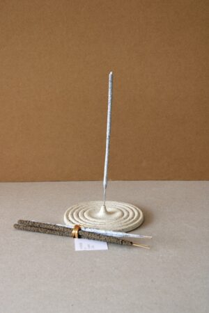 Porta incienso espiral + Incienso Mix de Palo Santo y Copal